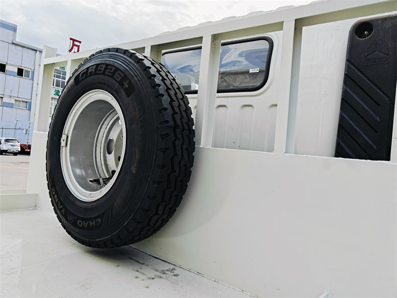 HOWO skip loader truck with spare tire