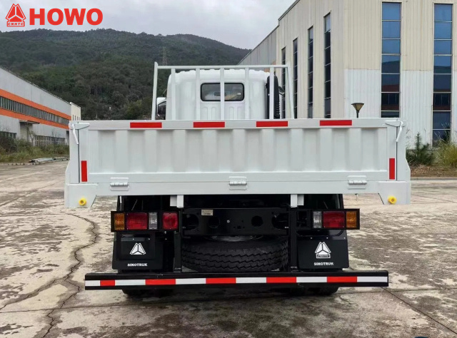 HOWO 4x4 AWD 5tons cargo truck