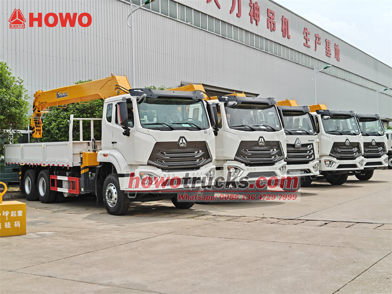 HOWO boom crane trucks for export
