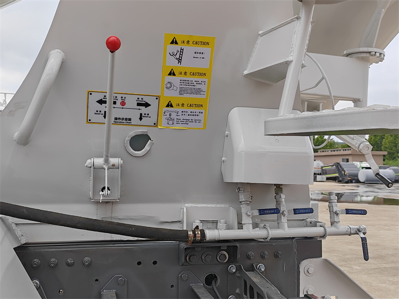 Sinotruk HOWO 6X4 Heavy Duty Mixer Truck