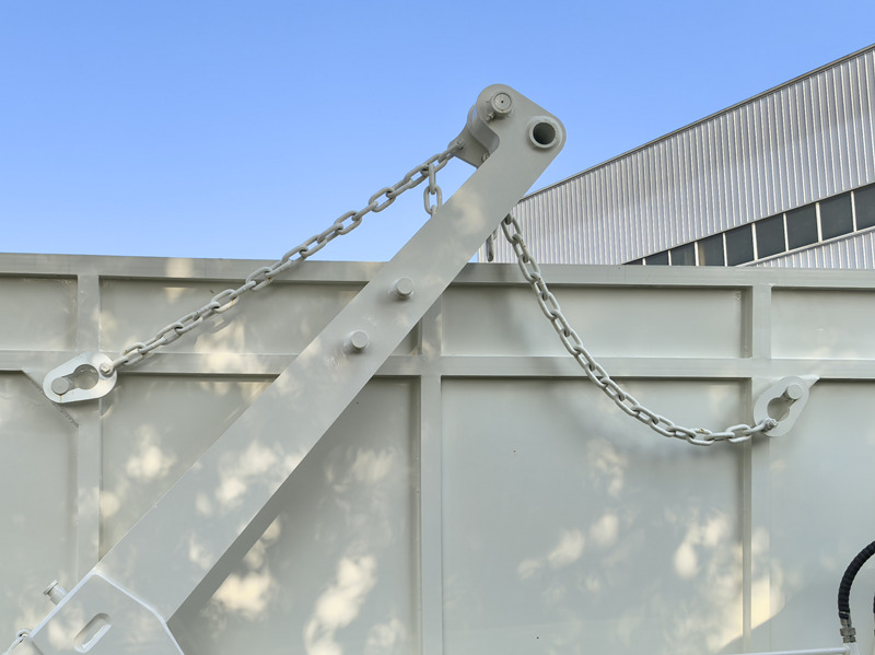 HOWO 6 wheeler skip loader refuse truck