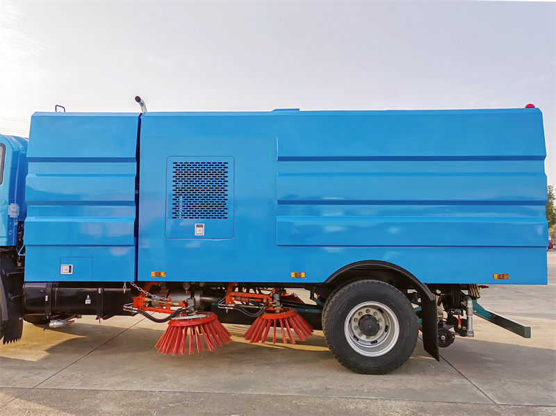 Howo road sweeper truck