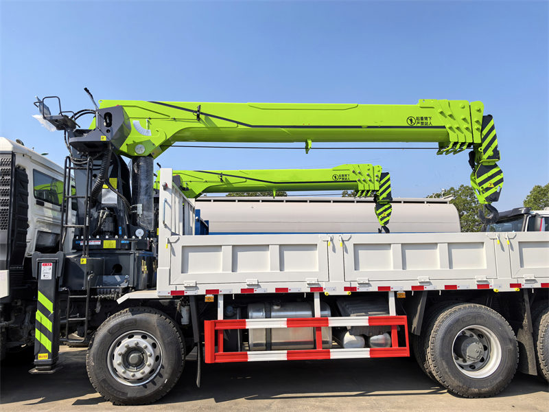 Howo 20 ton crane truck