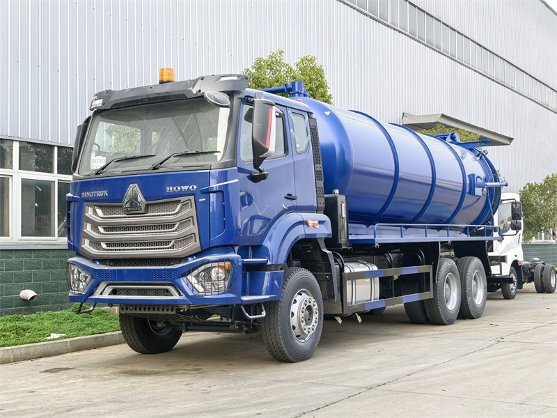 Howo 20000L sewage vacuum tank truck
