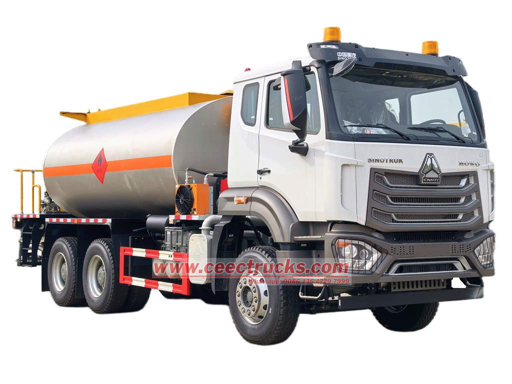 HOWO NX asphalt distribution truck