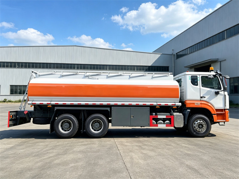 HOWO heavy 25000L fuel tank truck HOWO heavy 25000L fuel tank truck